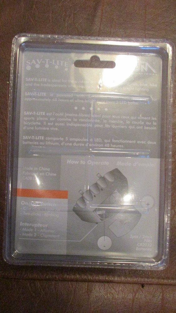 WEATHER RESISTANT LED CAP HEADLIGHT: FLASHLIGHT: BUILT-IN CLIP: NEW