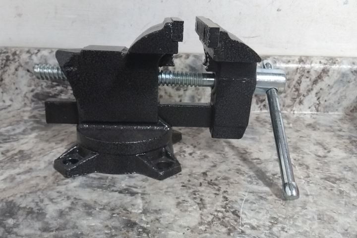 Bessey BV-HW45 4 In Max Jaw Opening Standard Duty Light Duty Bench Vise