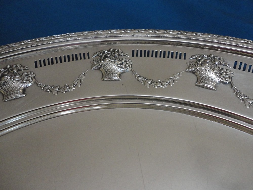Vintage Reed & Barton SilverPlate Round Tray