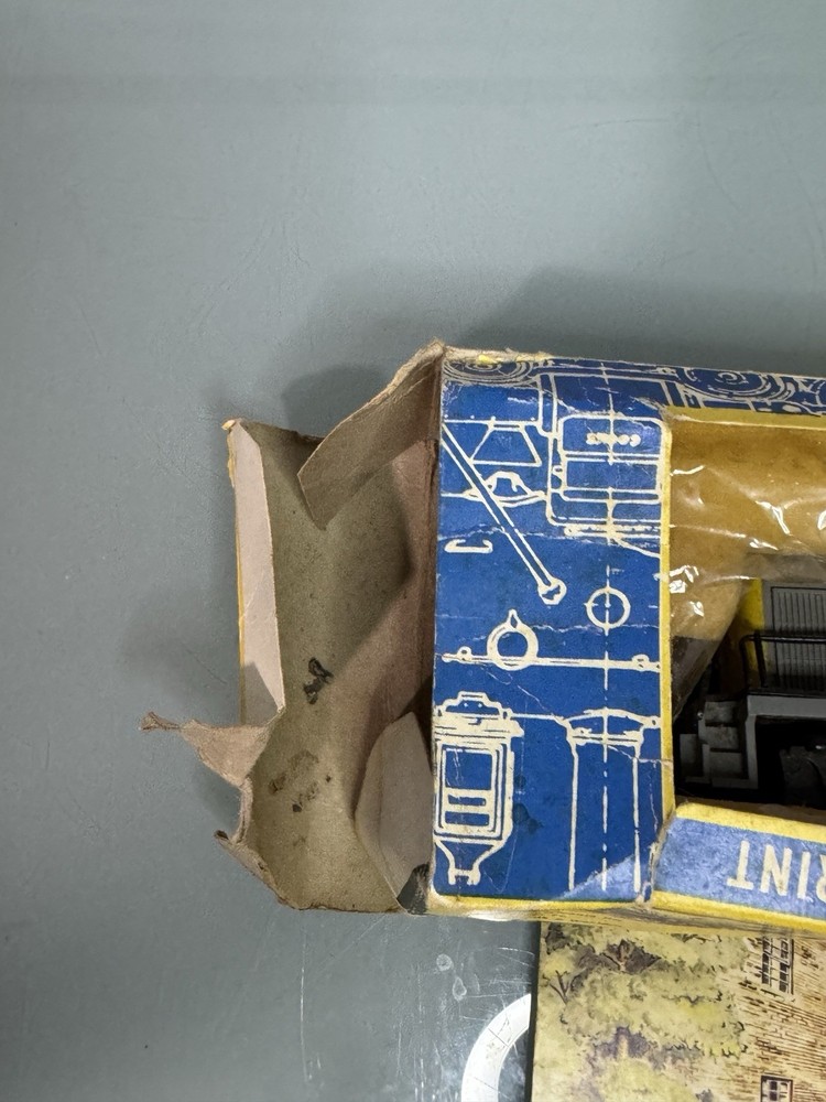 Vintage Train Engine And Accessory Lamp Post Untested