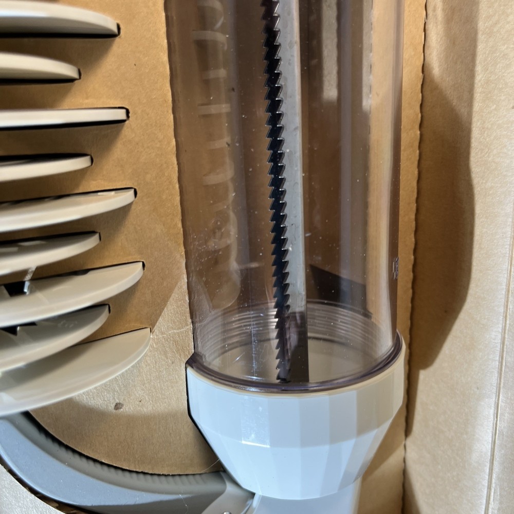 Pampered Chef Cookie Press 1525 16 Discs New Open Box