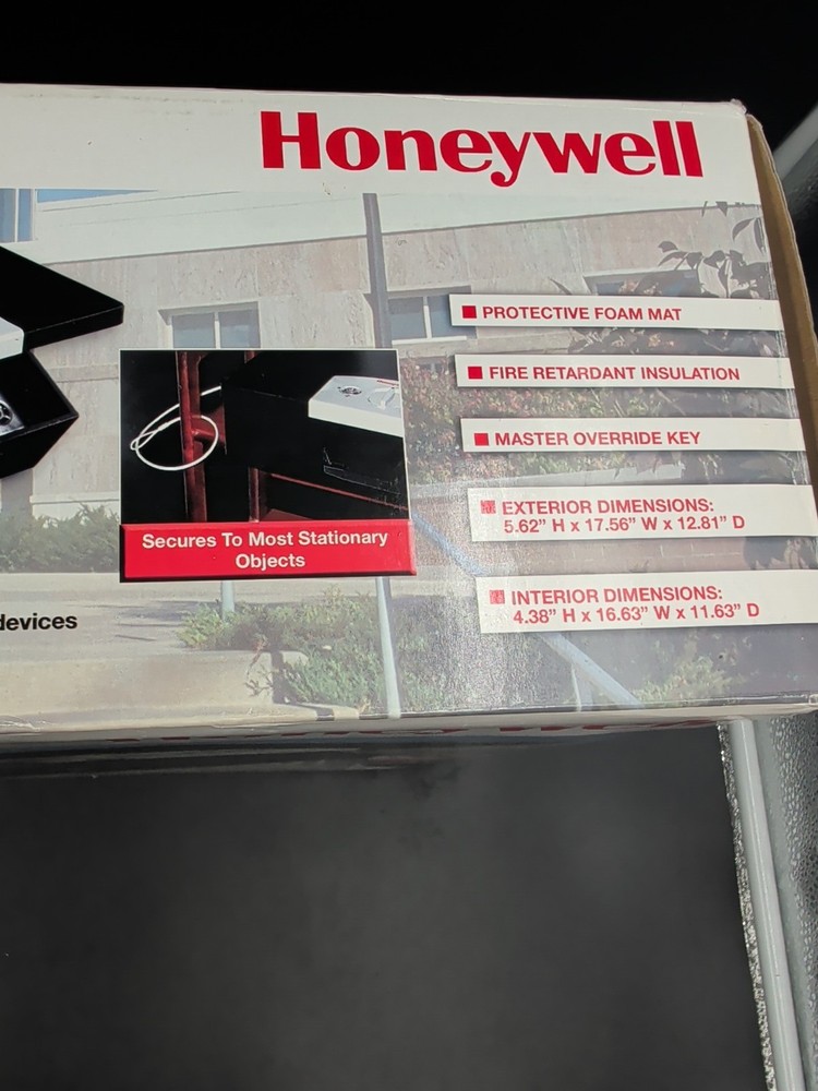 First Alert Digital Security Box 3040DBJ