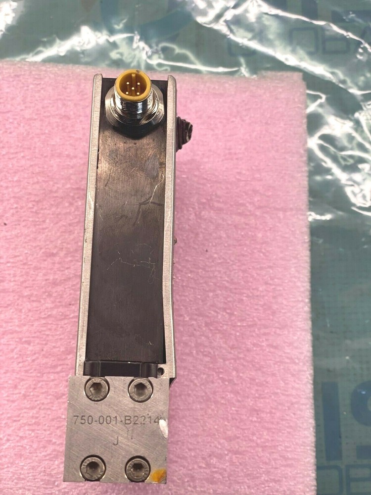 UNIT CELERITY UFC-8565 MASS FLOW CONTROLLER 3L 02