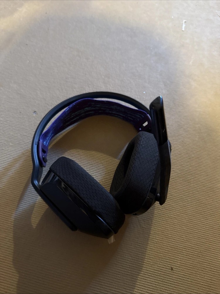 Logitech G535 Lightspeed Wireless Gaming Headset without box/dongle - Returned