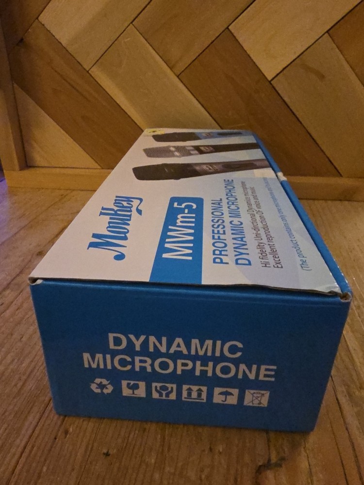 MOUKEY MWm-5 Professional Dynamic Microphone, Karaoke