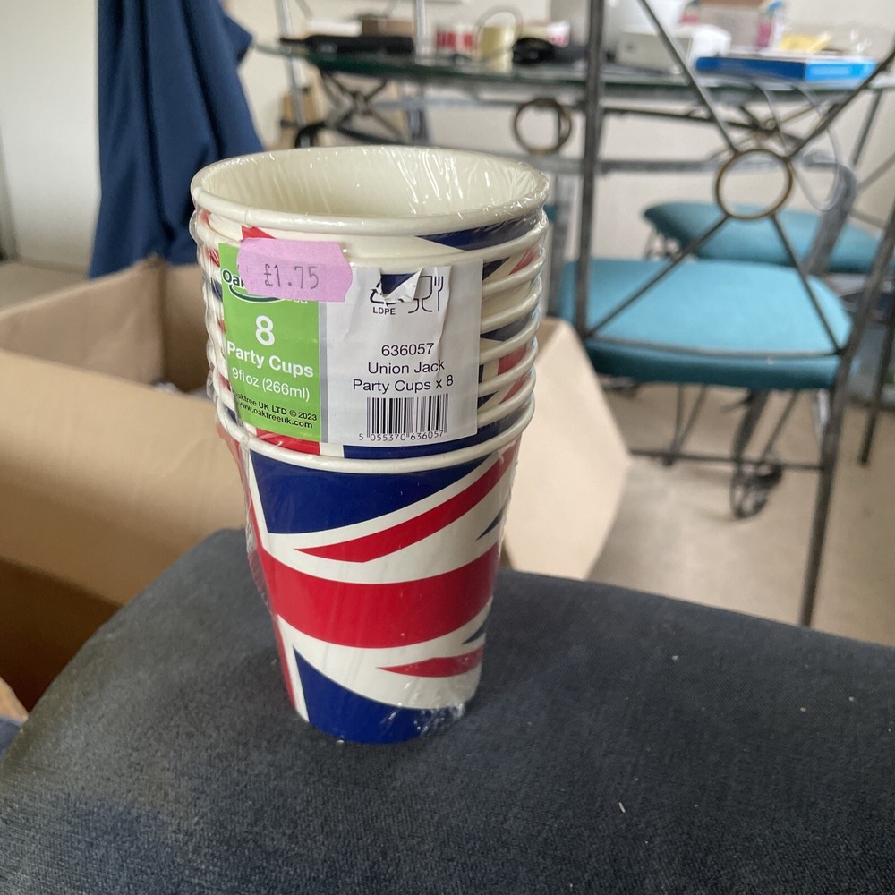 Oaktree Union Jack party cups