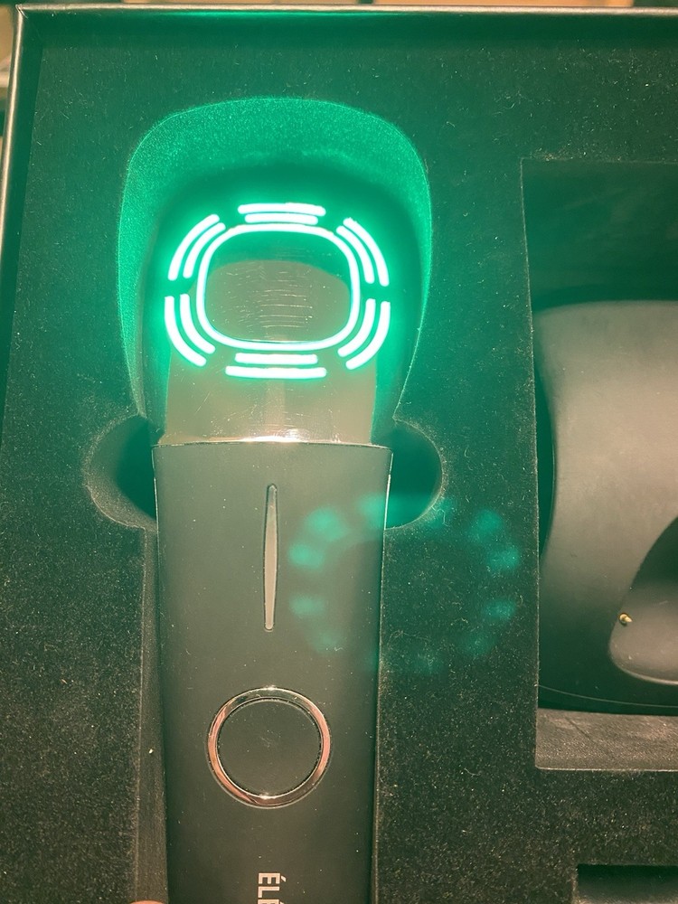 Expressionist Elevatione Multi Treatment Total Care Device