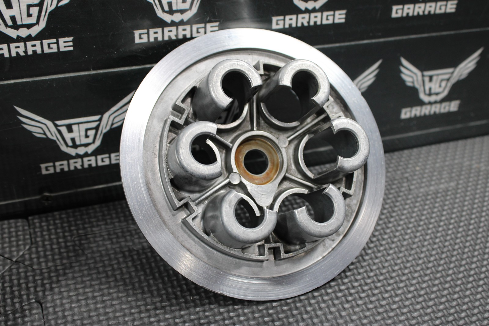 2000 KTM 250 300 EXC OEM COMPLETE CLUTCH BASKET W PLATES INNER OUTER HUBS GOOD