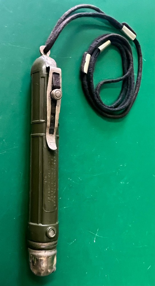 AIR FORCE NAVIGATOR’S TYPE A-6B PENLIGHT W/LANYARD