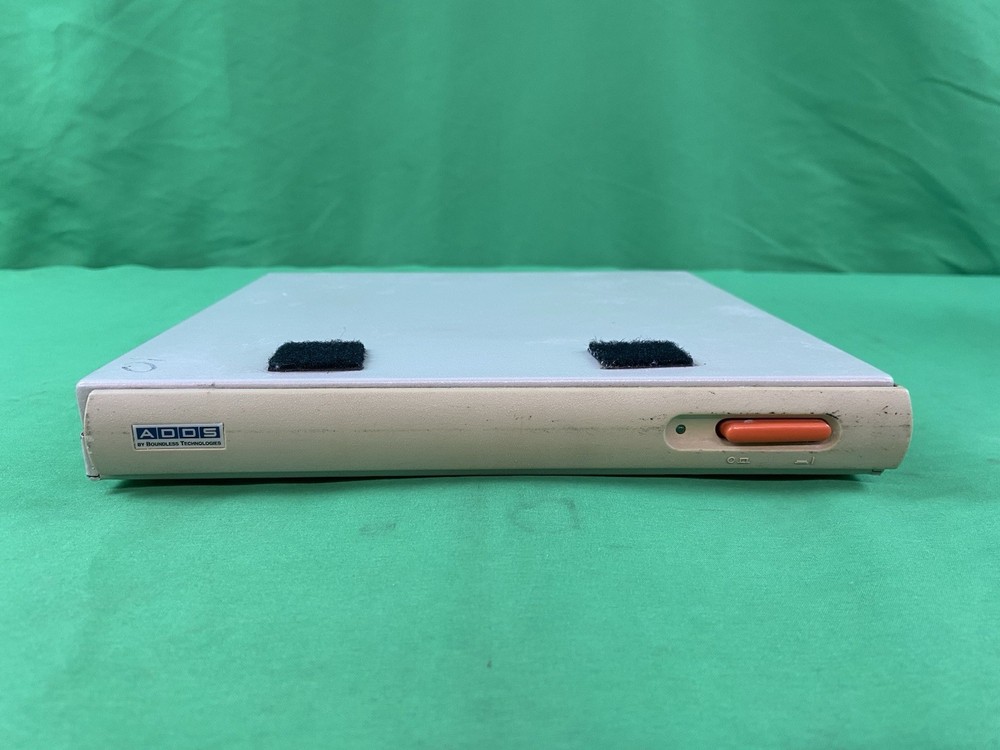 Boundless Technology 4000/260LF Color Terminal Powers on Read