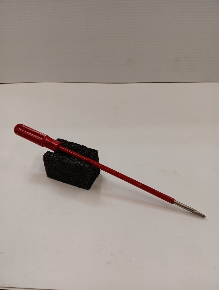 Oxwall Screwdriver Flat/Slotted Insulated 5000 Volts Red Handle 11"