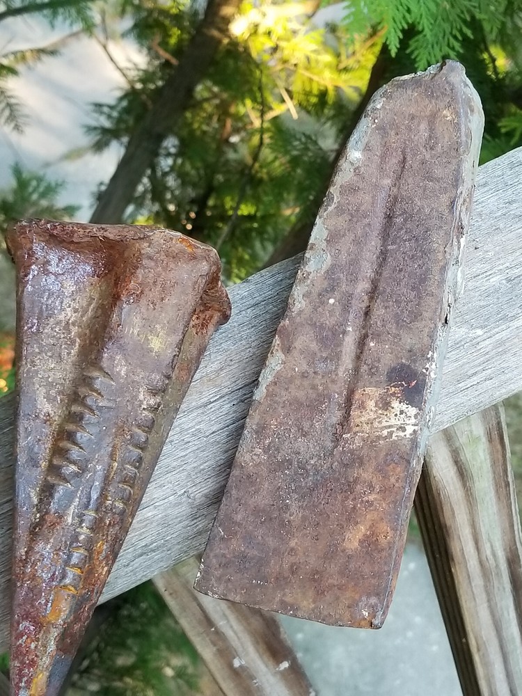 2 MANUAL WEDGE LOG SPLITTERS