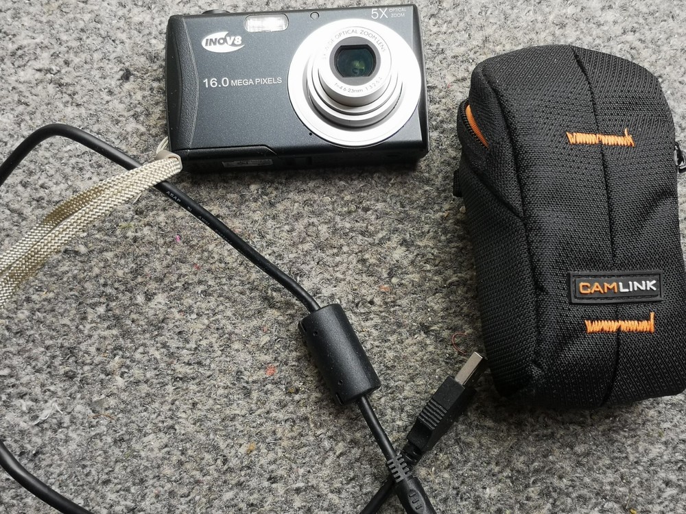 Compact Digital Camera 16mp (see Description)