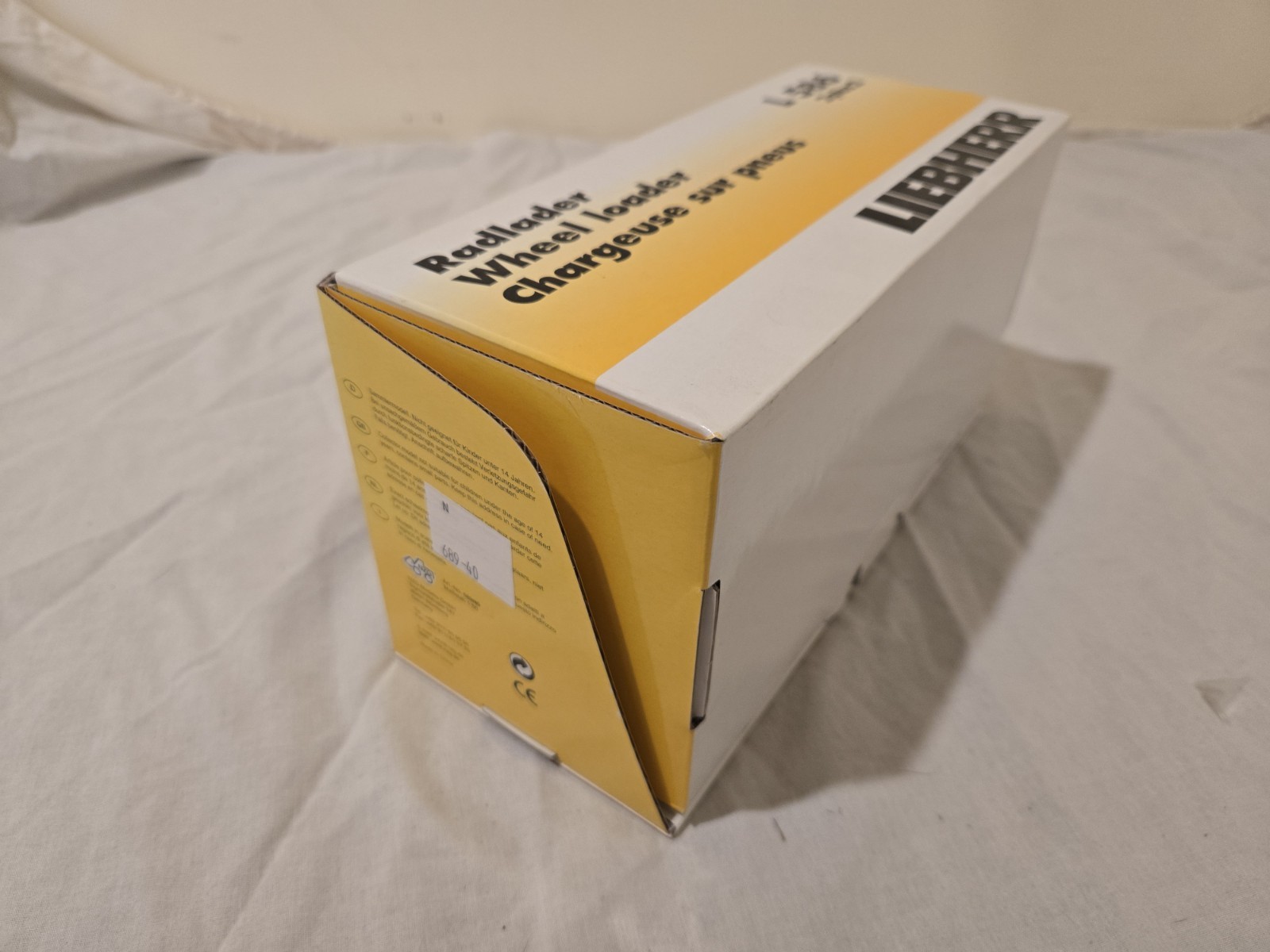 NZG 689/40 Liebherr L586 2plus2 White 1:50 Diecast Wheel Loader w/ Original Box