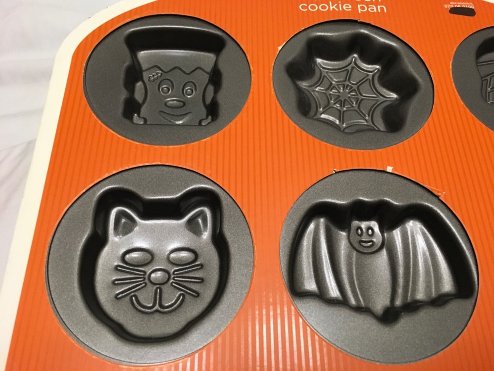 Wilton Halloween Cookie Pan NWOT