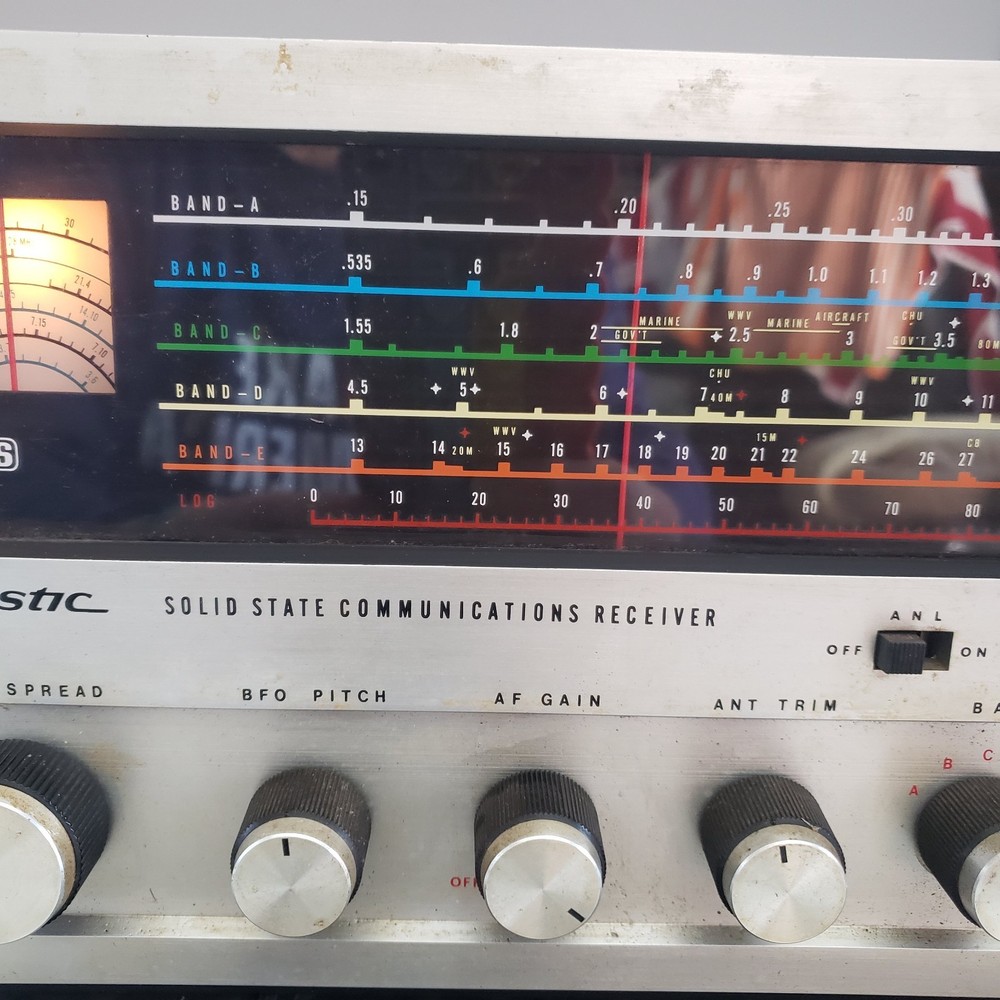 Vintage Realistic DX-160 Solid State Communications Recievers - Tested