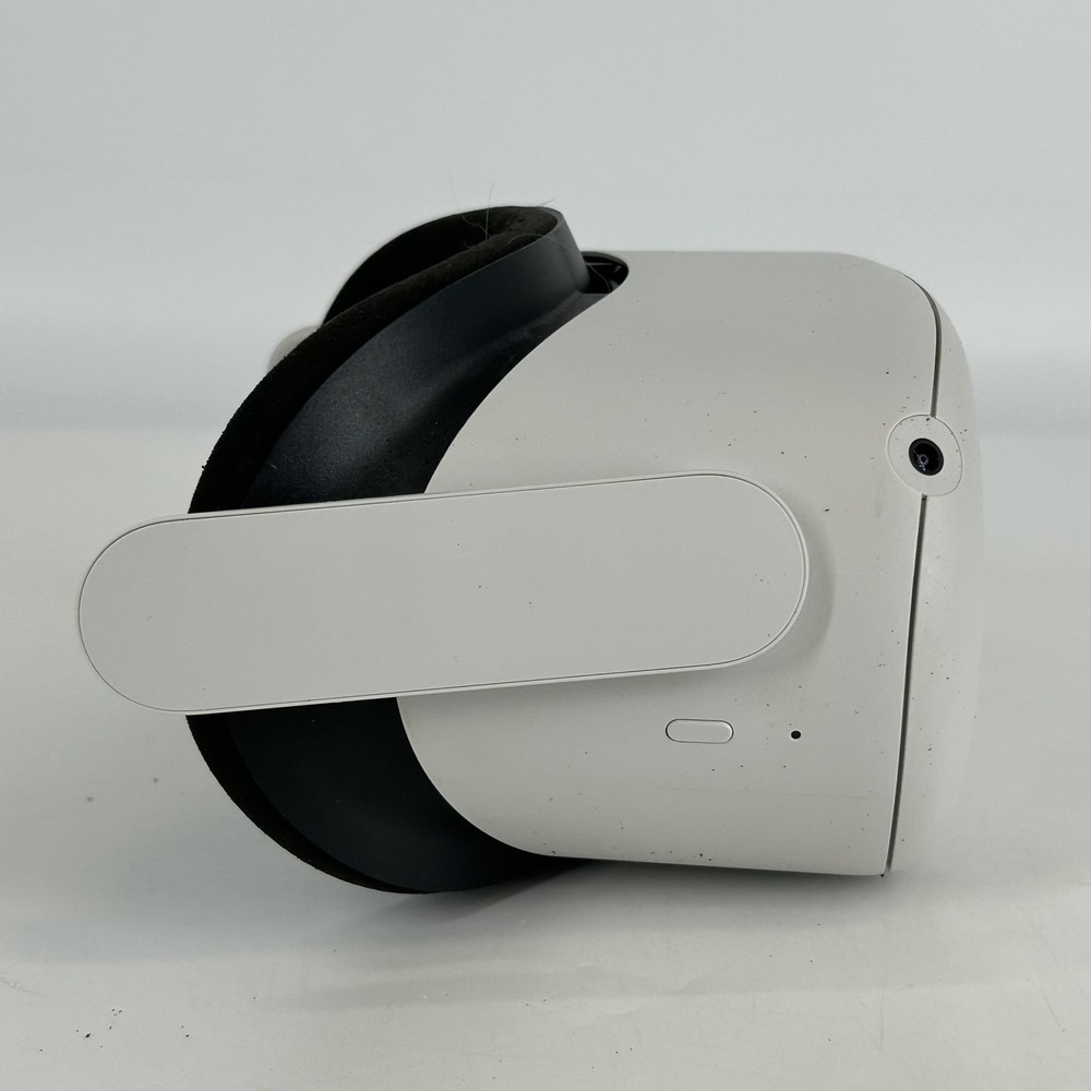 Meta Quest 2 VR Headset 256GB w/ Controllers/Regular Strap - Fair