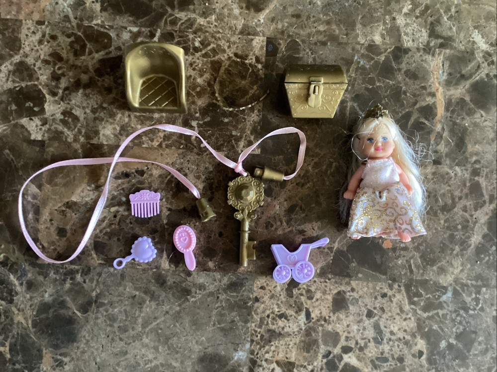 Barbie Krissy Princess Palace Doll #2003