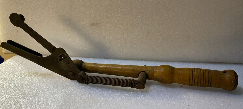 Vintage Clay Pigeon Thrower