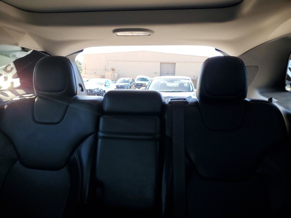 CHEROKEE 2015 Glove Box 4947577