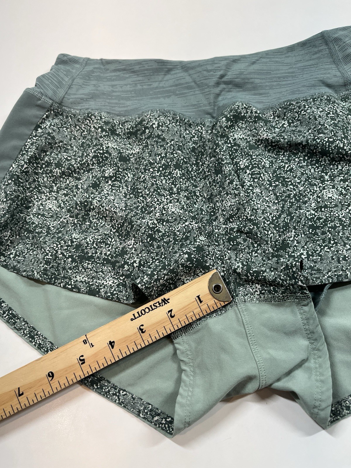 Green Outdoor Voices Athletic Gym Training Shorts Women's Size M Medium