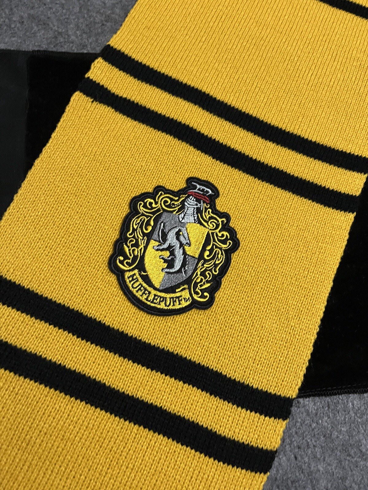 New CineReplicas Deluxe Edition 105” Harry Potter House Scarf