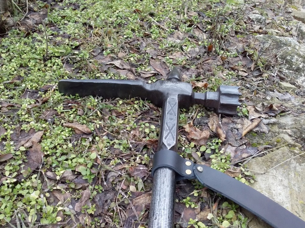 Dwarven hammer - pickaxe