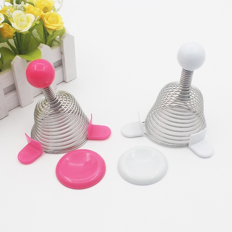 NEW Spring nut sheller Creative kitchen gadgets Spring nutcracker (random color)