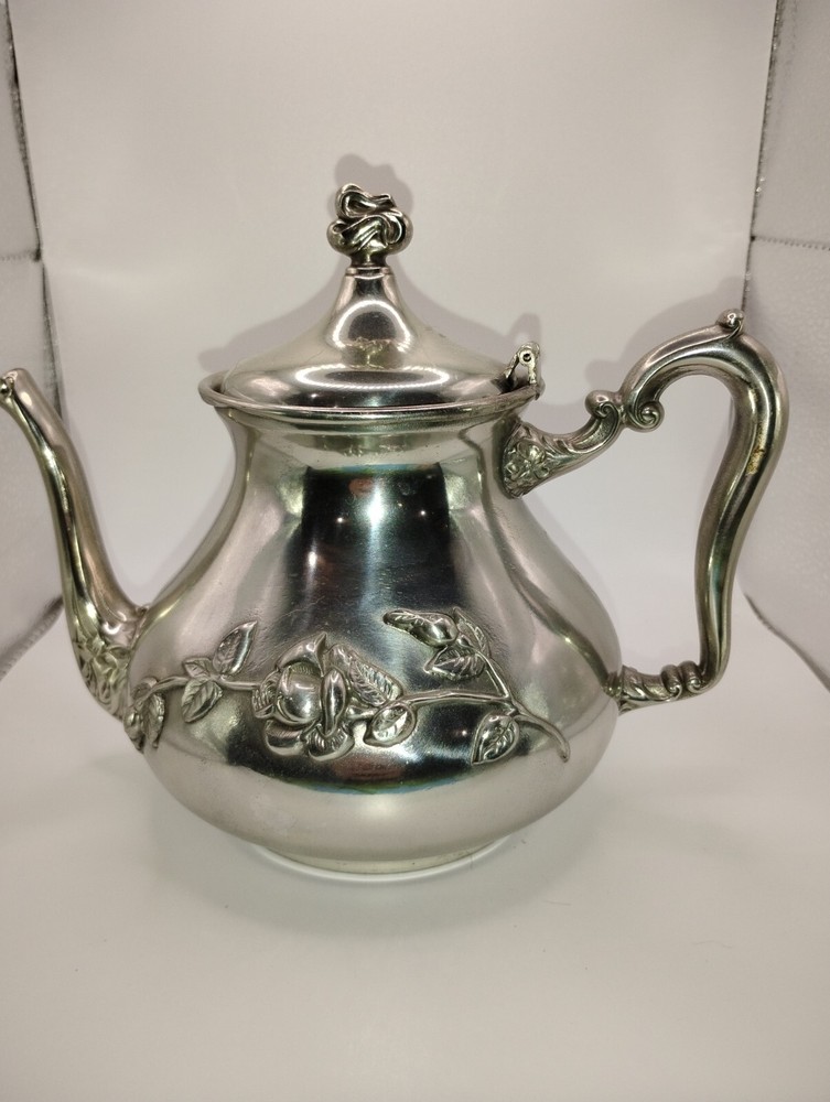 Stunning Antique Great Eastern Silverware Company Quadruple Plated Tea Pot