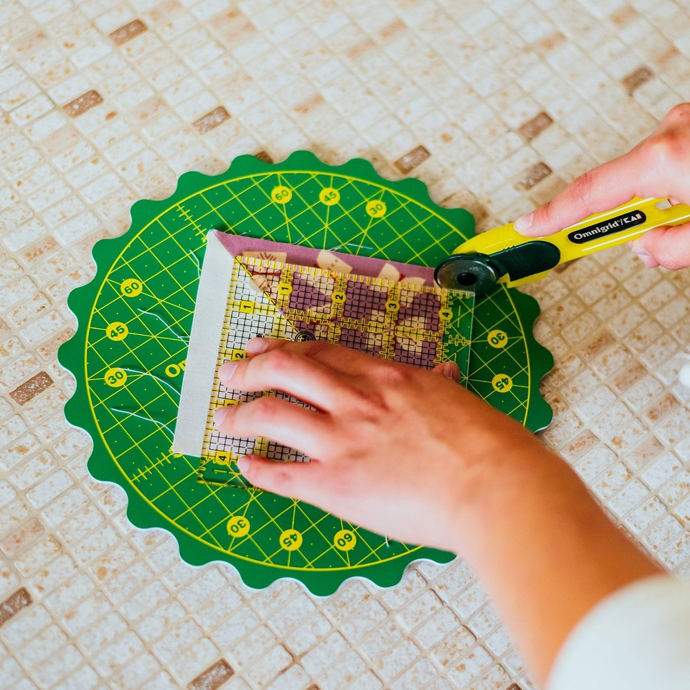 8" 360 Rotating Self-Healing Cutting Mat