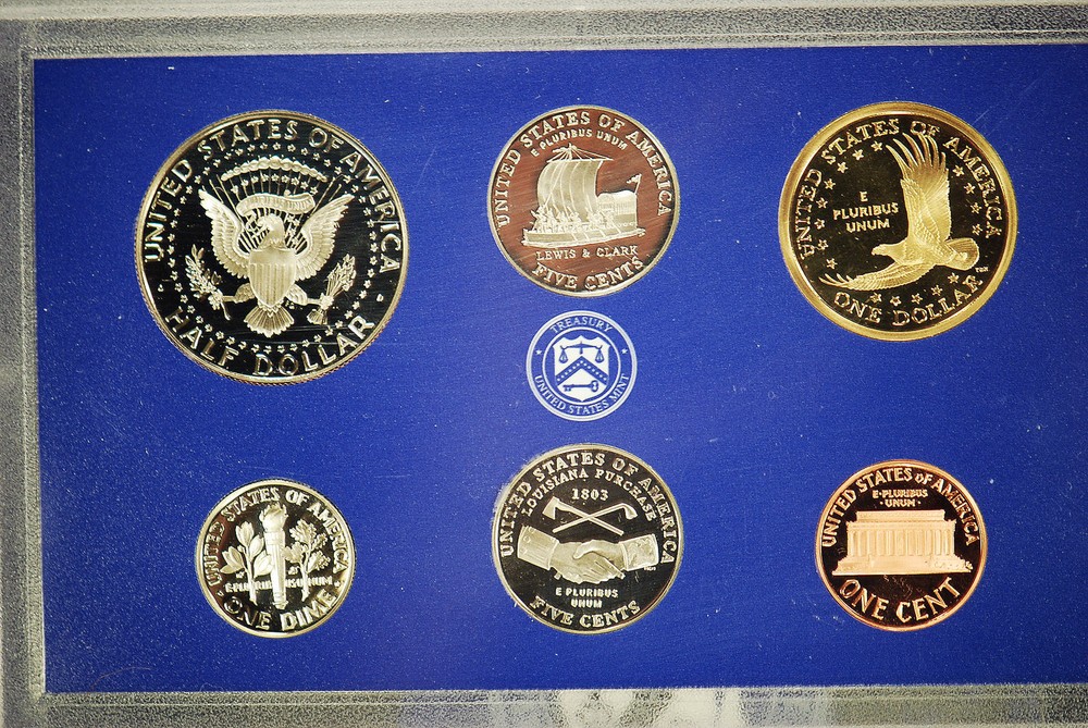 2004 Proof Set. Complete and Original in BLUE mint paper box
