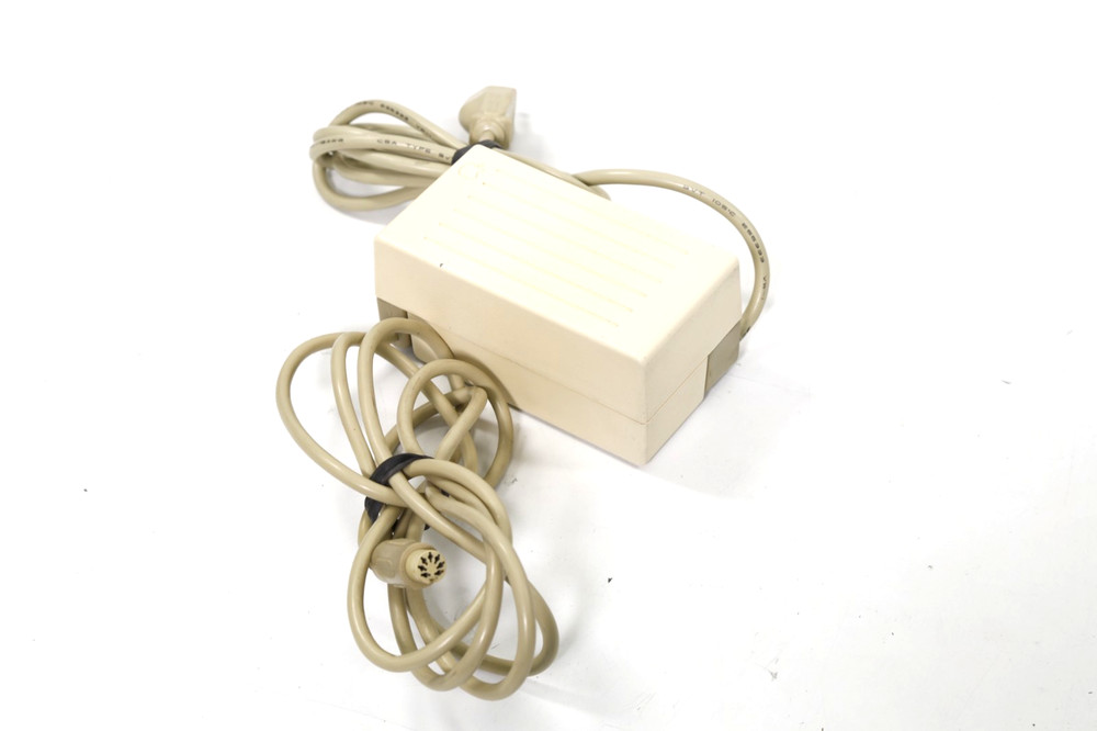 Vintage 1984 Apple IIc Computer A2S4000 w/ mouse, Disk Set, Disk IIc & more