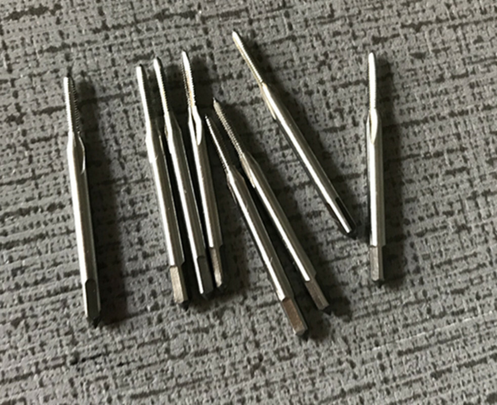 New  1pc HSS M2.4 X 0.25mm   right  hand Plug Tap Thread Threading Tool