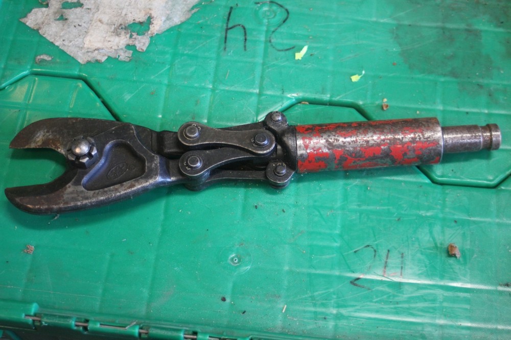 HKP Hydraulic Cable Cutter Attachment