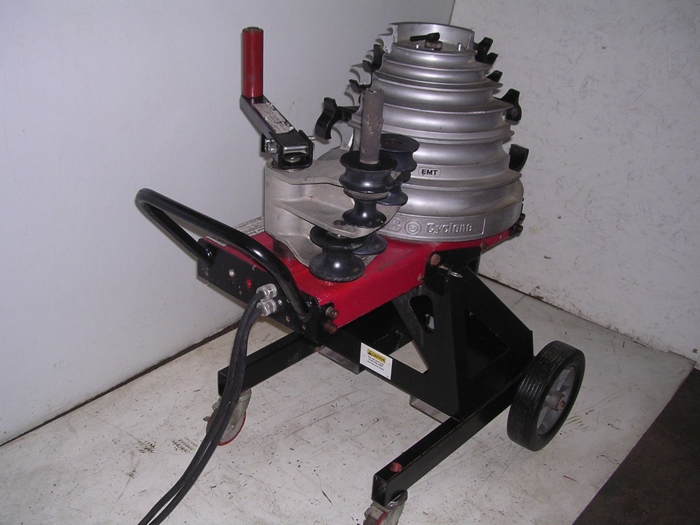 GB CYCLONE B2000 CONDUIT GARDNER BENDER REPLACEMENT REAR RUBBER WHEEL COMPLETE!