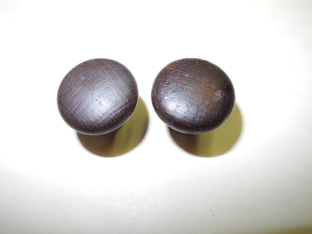 VINTAGE SINGER TREADLE SEWING MACHINE 2 PC SET OAK DRAWER KNOBS, FULL SIZE, DARK