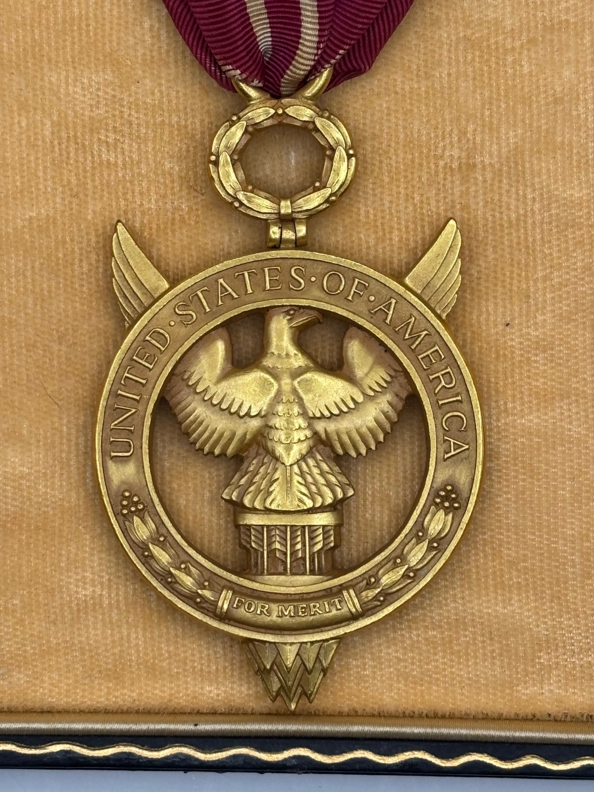 WWII US PRESIDENTIAL MEDAL FOR MERIT DECORATION RIBBON BAR ROSETTE CASED BB&B