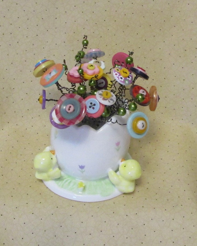 Button Bouquet in "Broken Egg Vase" with 3 Chicks. Great gift! Easter
