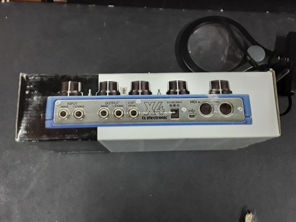 TC Electronic Flashback X4 Looper Guitar Effect Pedal