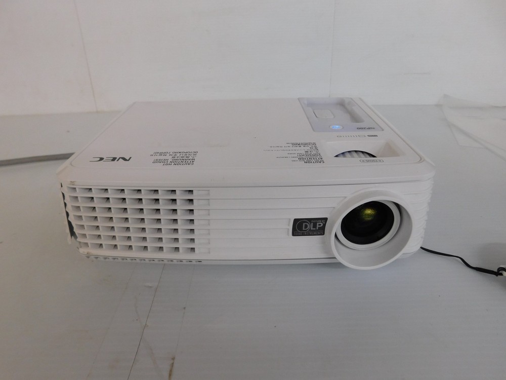 ^^ NEC MODEL NP200 PROJECTOR - NO REMOTE (SSP78)