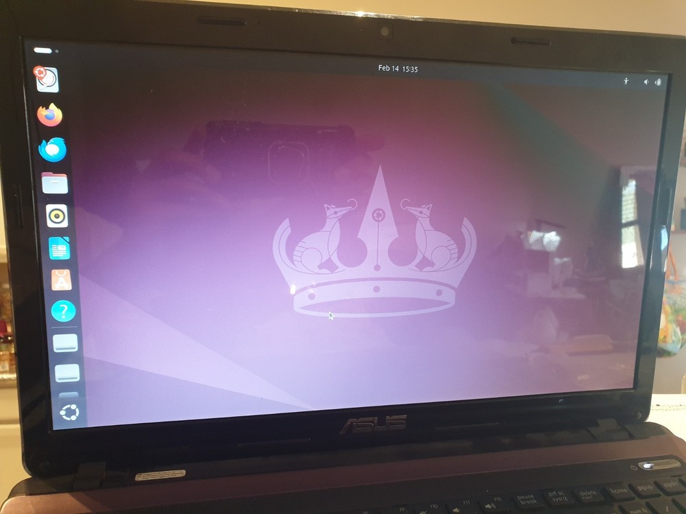 Linux Ubuntu 24.04.3 LTS, 64-bit, Bootable Live and Install USB Flash Drive