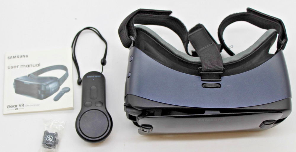Samsung SM-R324 Gear VR W/Controller Powered by Oculus Open Box