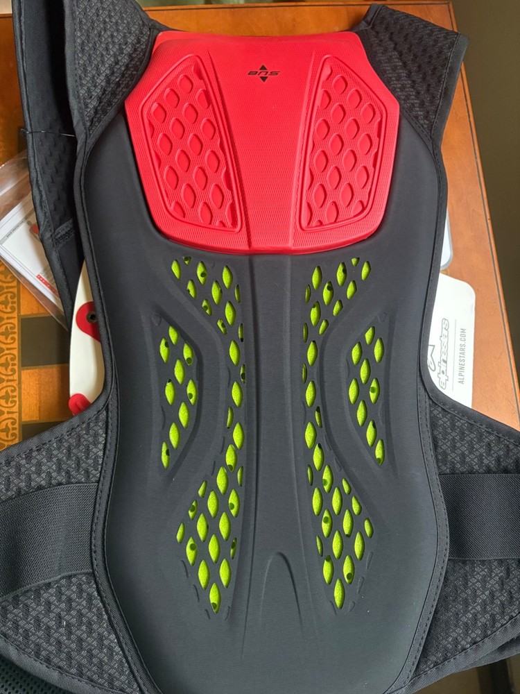 ALPINESTARS SEQUENCE CHEST PROTECTOR /M-L/ NEW / BLK / BIONIC COMP