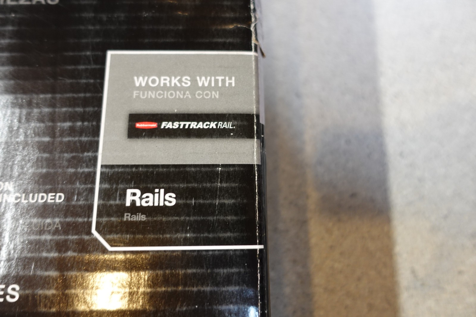 Rubbermaid Fasttrack Universal All-In-One Garage Storage Rail System (7-Piece)