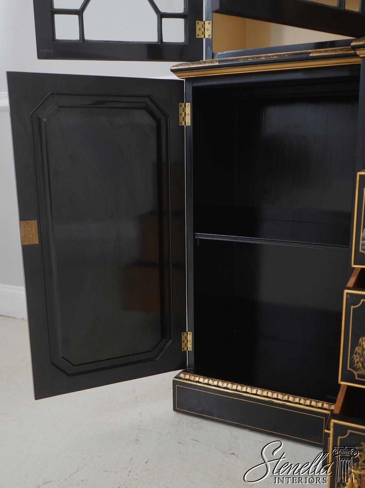 L71522: S. HILLIE English Made Chinoiserie Breakfront Bookcase