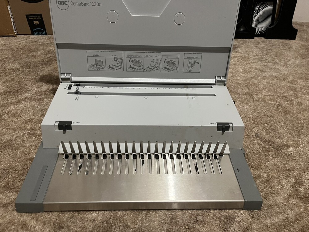 GBC Combbind C300 Binding Machine Plastic Comb