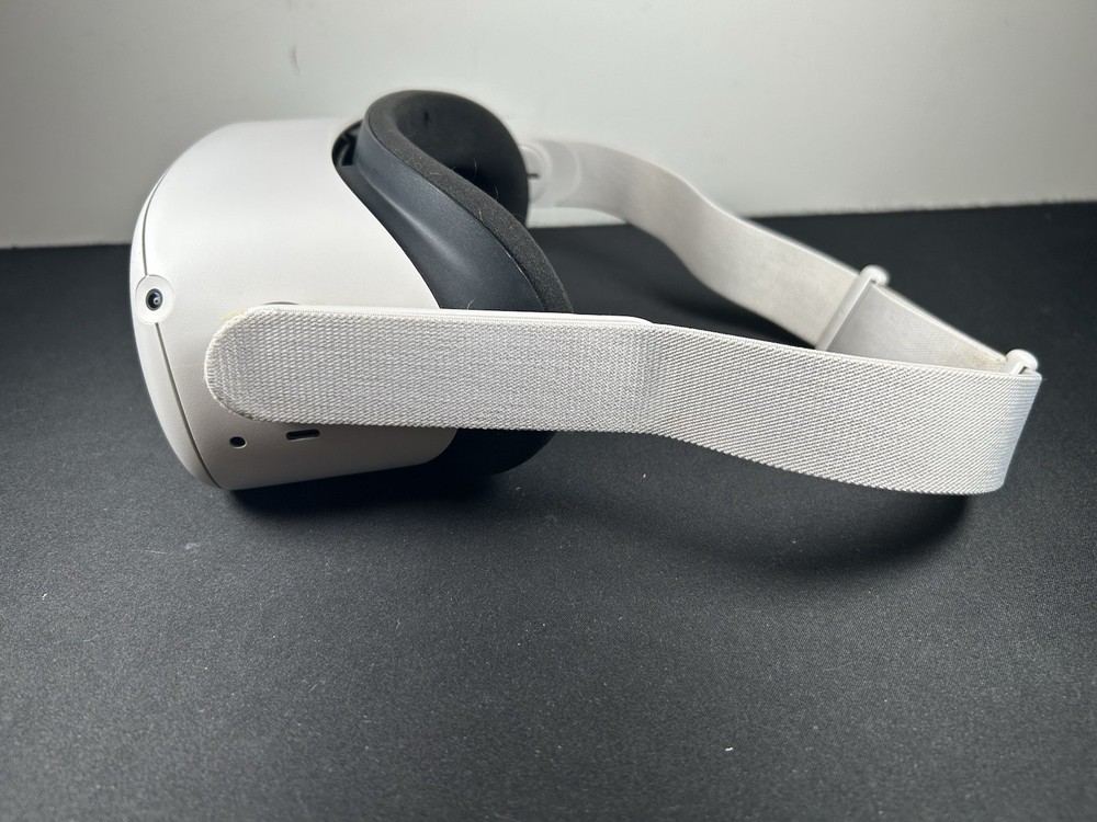 Oculus Quest 2 (128GB) Virtual Reality Headset - No Controllers, Not Tested