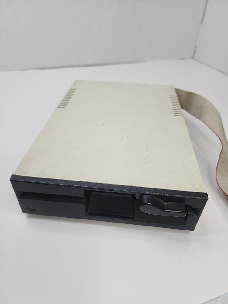 Vintage Apple IIe A2S2064 Computer w/ 2 Disk Drives Powers On