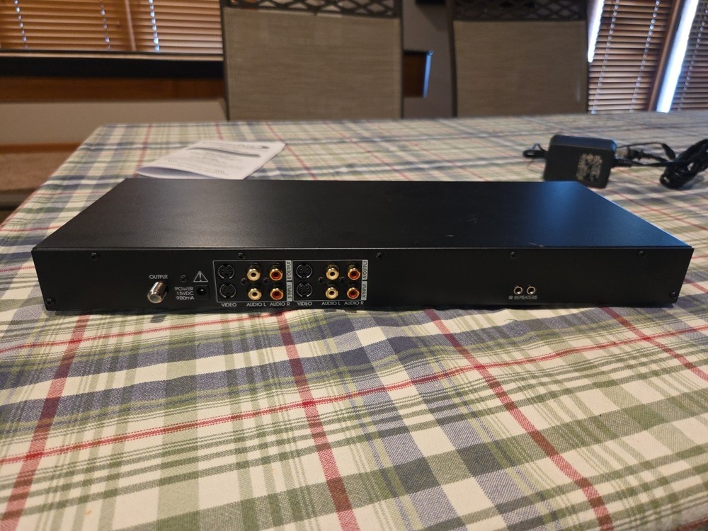 CHANNEL PLUS Linear SVM-22 2-Channel RF Modulator with AC Adaptor