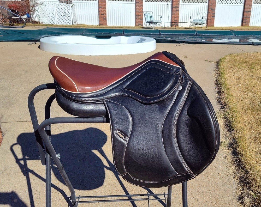 DP Saddlery Jump Saddle